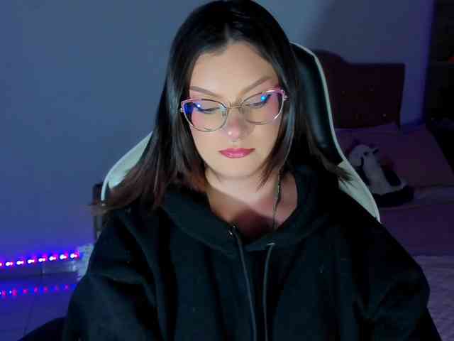 OphelianaRose webcam