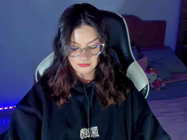 OphelianaRose webcam