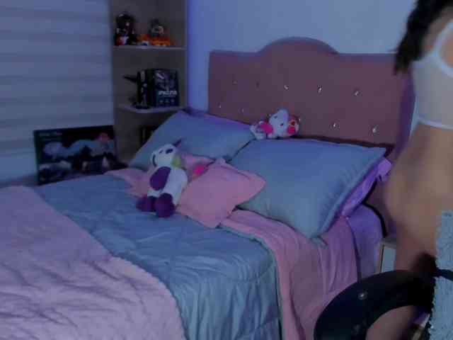 OphelianaRose webcam