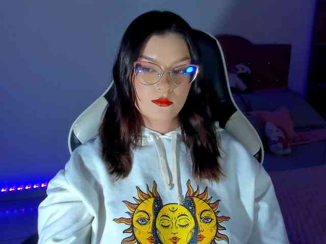 OphelianaRose webcam