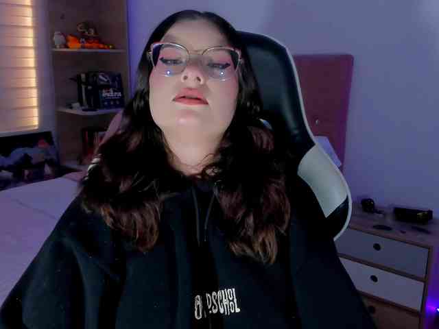 OphelianaRose webcam