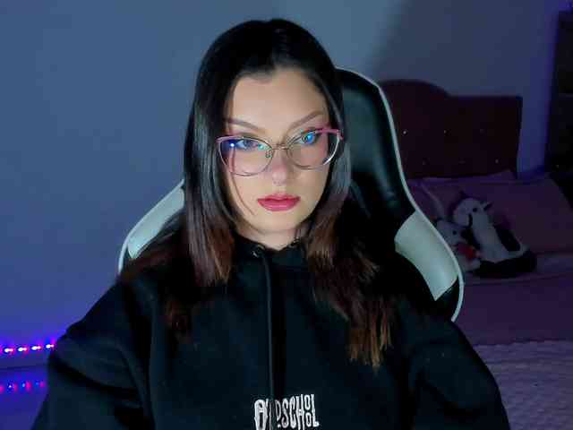 OphelianaRose webcam
