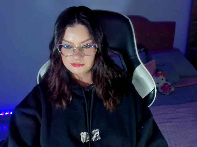 OphelianaRose webcam