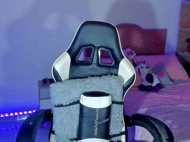 OphelianaRose webcam