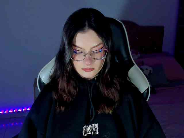 OphelianaRose webcam