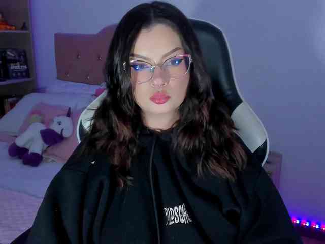 OphelianaRose webcam