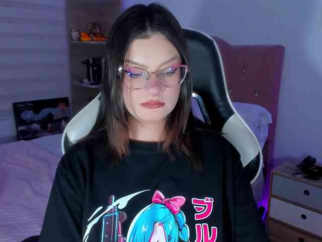 OphelianaRose webcam