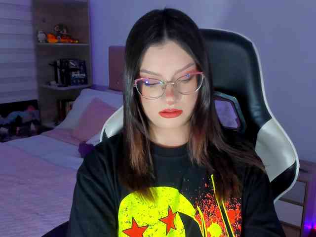 OphelianaRose webcam