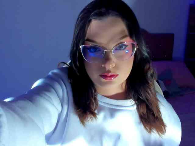 OphelianaRose webcam