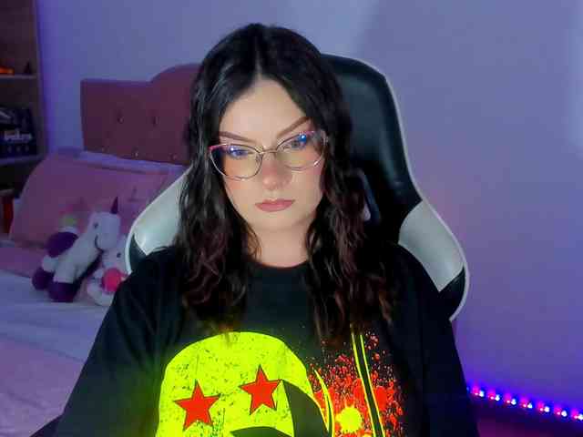 OphelianaRose webcam