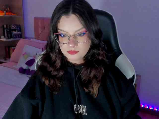 OphelianaRose webcam