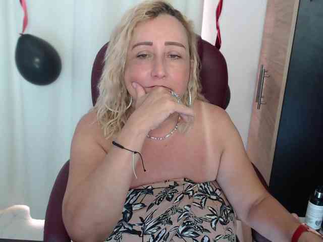 Mature2025 webcam