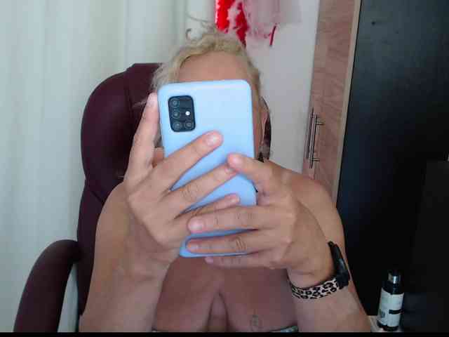 Mature2025 webcam