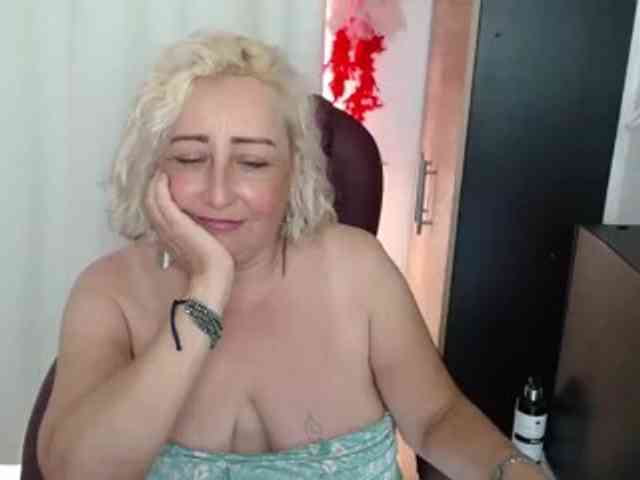 Mature2025 webcam