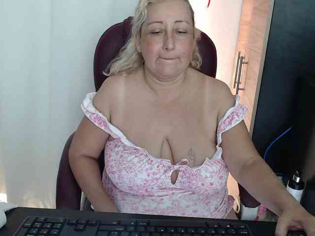 Mature2025 webcam