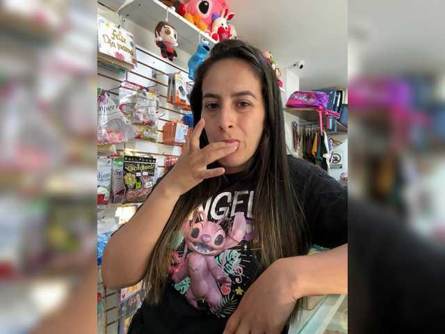 le modèle roussemelinda est en webcam porno dans un show sur le site bongacams, il possède les tags suivants: Latino/Hispanic,Brunette,Shaved