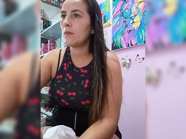 le modèle roussemelinda est en webcam porno dans un show sur le site bongacams, il possède les tags suivants: Latino/Hispanic,Brunette,Shaved