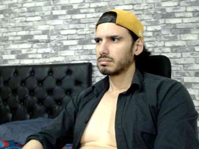 Mr-Tyler Live Webcam on BongaCams