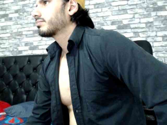 Mr-Tyler Live Webcam on BongaCams