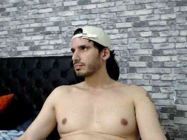 Mr-Tyler Live Webcam on BongaCams