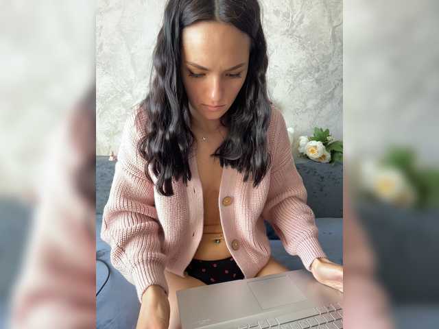 Adelina-Libby's BongaCams show and profile