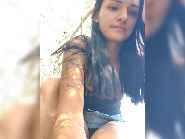 Adelina-Libby live cam on BongaCams