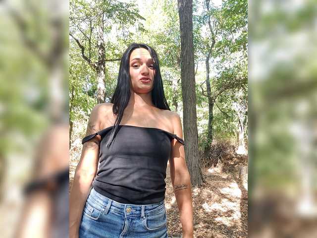 Adelina-Libby live cam on BongaCams