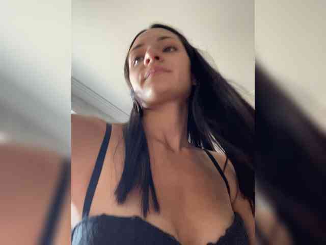 Adelina-Libby Sex Cam Show
