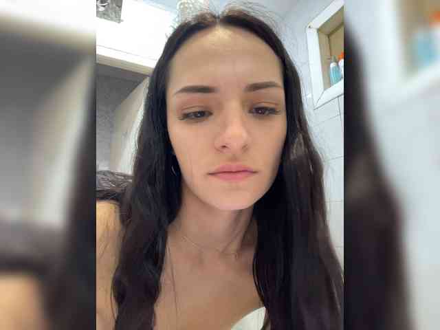 Live stream of Adelina-Libby