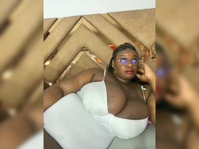 Chantellexoti live cam on BongaCams