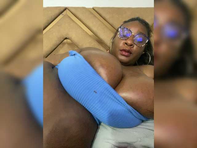 Chantellexoti live cam on BongaCams
