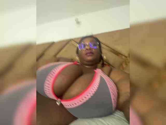Chantellexoti webcam