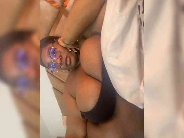 Chantellexoti webcam