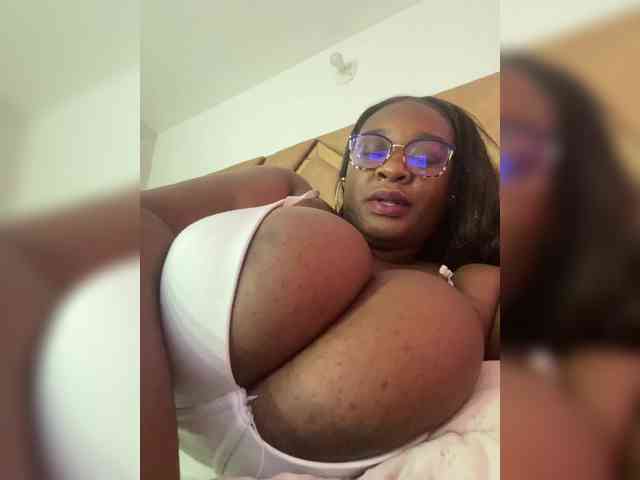 Chantellexoti webcam