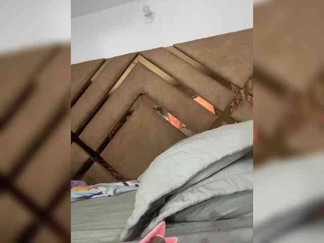 Chantellexoti webcam
