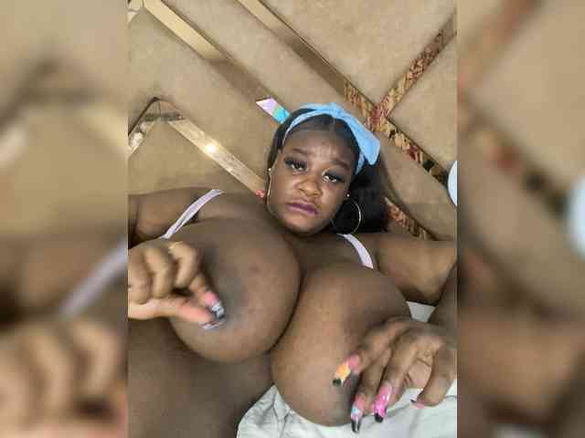 Chantellexoti webcam