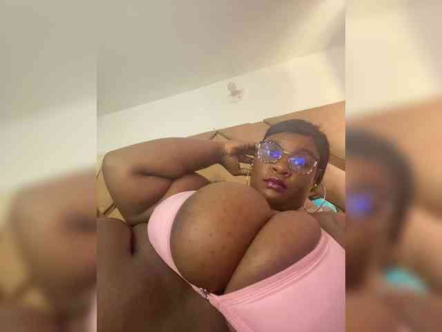 Chantellexoti webcam