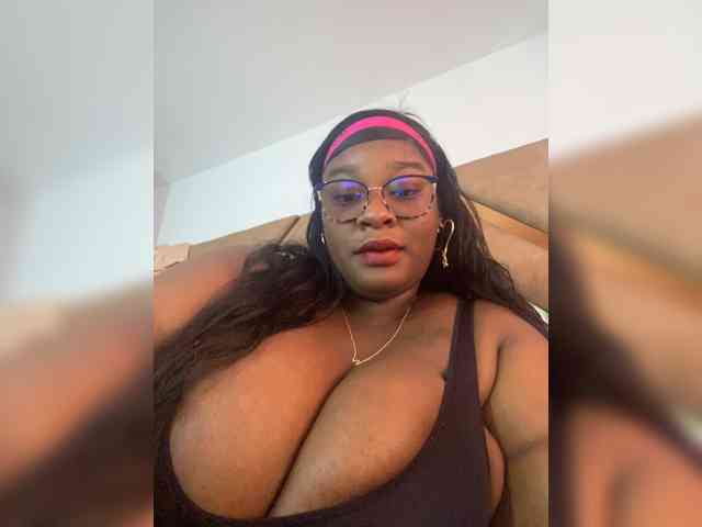 Chantellexoti webcam