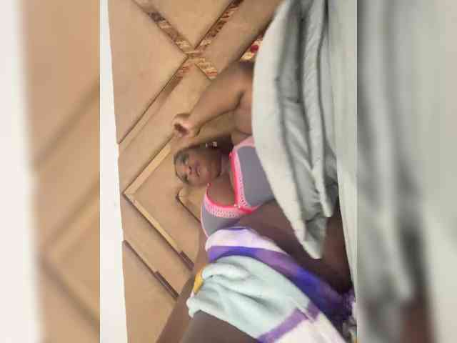 Chantellexoti webcam