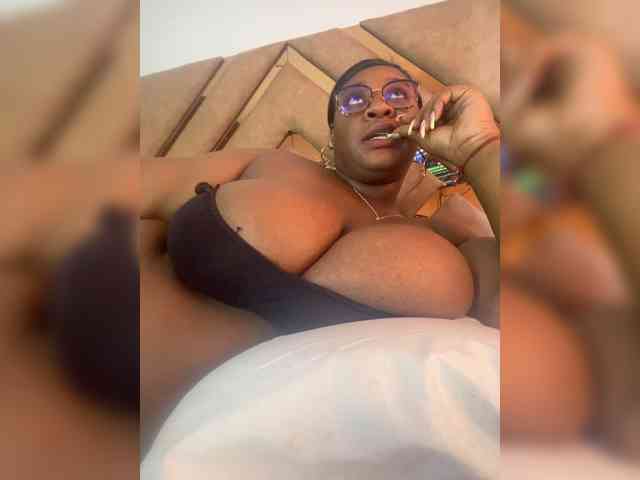 Chantellexoti webcam