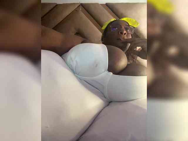 Chantellexoti webcam