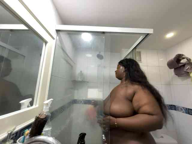 Chantellexoti webcam