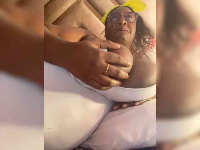 Chantellexoti webcam