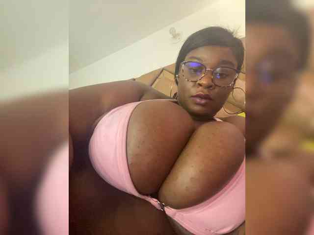 Chantellexoti webcam