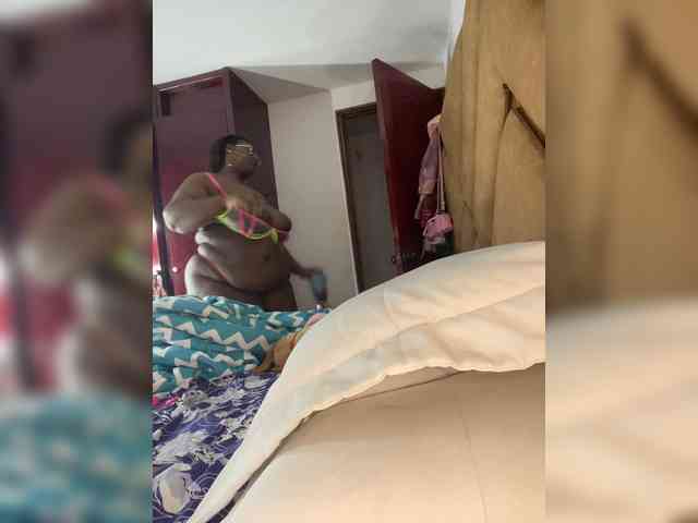 Chantellexoti webcam