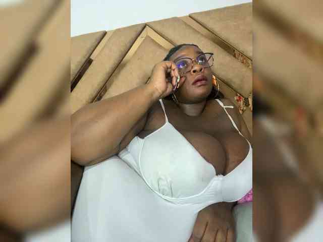 Chantellexoti webcam