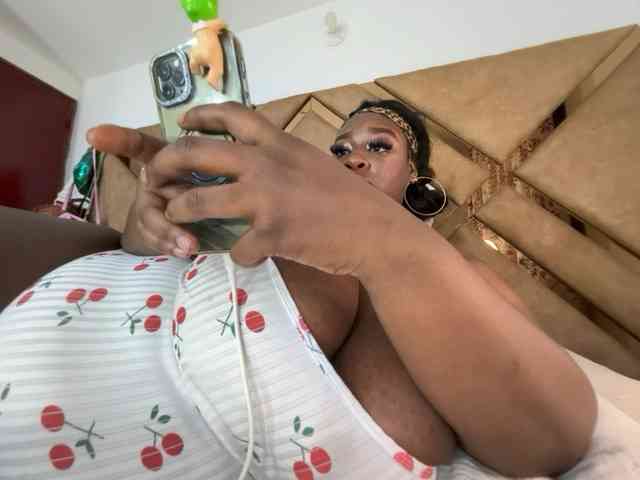 Chantellexoti webcam