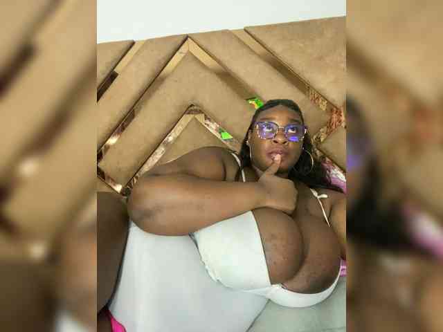 Chantellexoti webcam