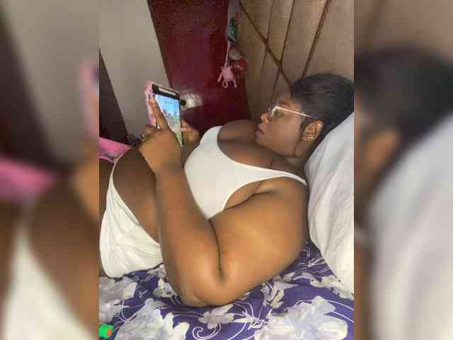 Chantellexoti webcam