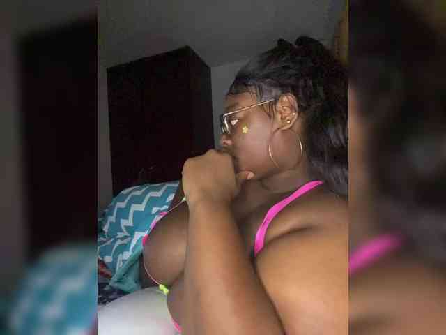 Chantellexoti webcam